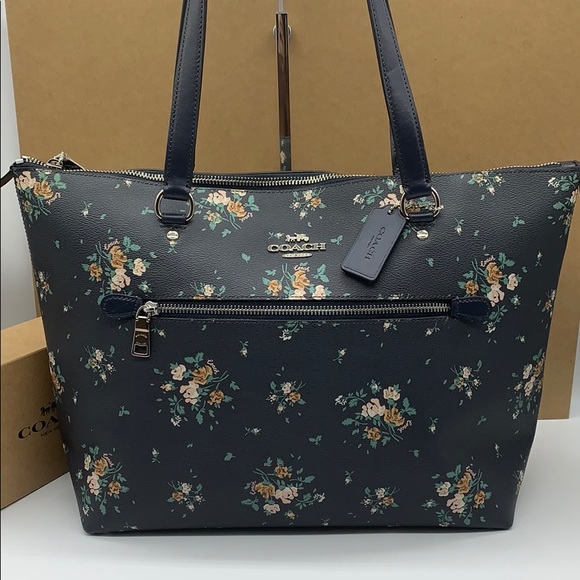 Coach Handbags - COACH GALLERY TOTE ROSE BOUQUET